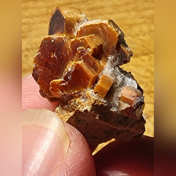 ✨️🔥 Stunning Natural Vanadinite Specimen Box w/ Matrix 13.12g (Morocco) - Picture 1 of 13